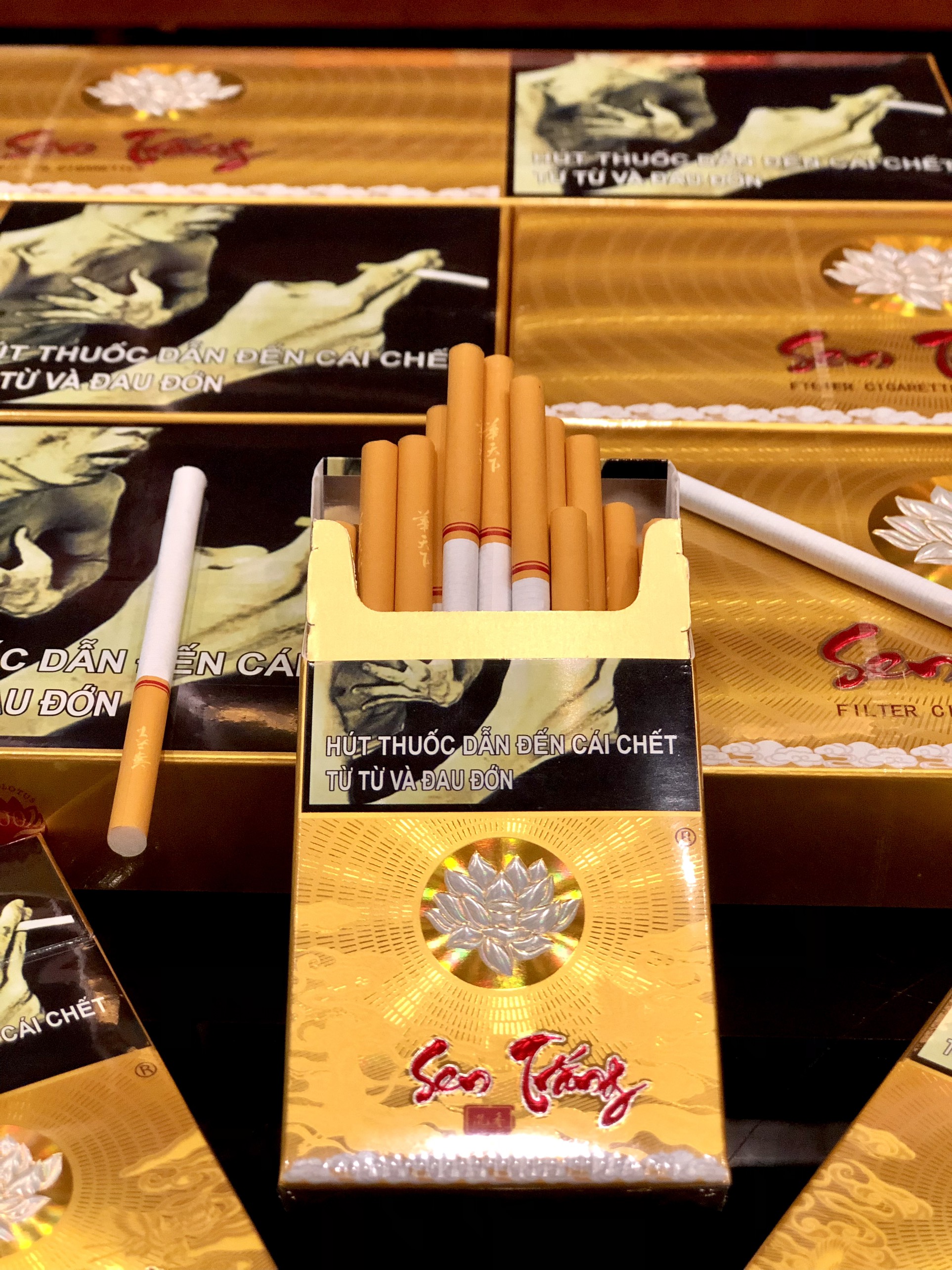 Thuốc lá Trầm Hương Sen Trắng